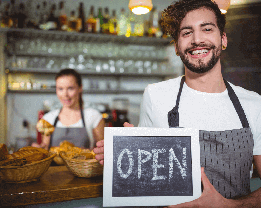 5 ideas para mejorar la hospitalidad de los clientes que visitan tu  restaurante - Gastrouni | Formación para restaurantes y F&B hotelero | 100%  Online - Madrid - Valencia - Alicante - Incompany